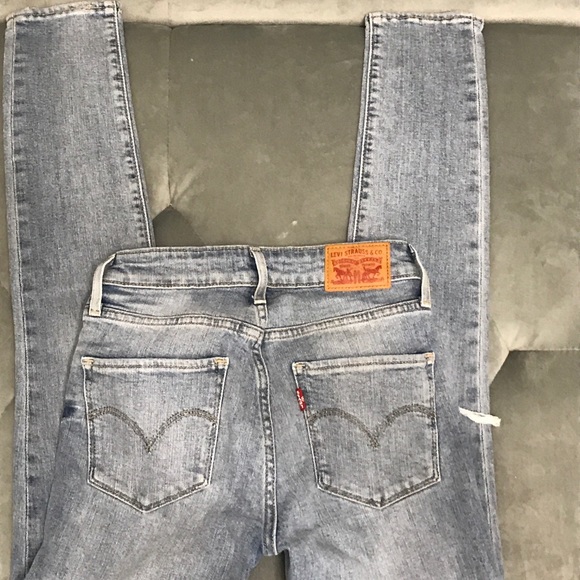 LEVI'S 721 HIGH RISE SKINNY JEANS IN WORN AND TORN - Picture 5 of 8